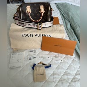 Brand new never used Speedy Bandoulière 20 .